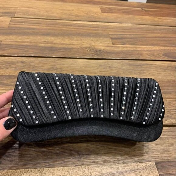 WOMAN’S rhinestone black satin clutch purse. Chain strap. Holds a lot. - Picture 8 of 8